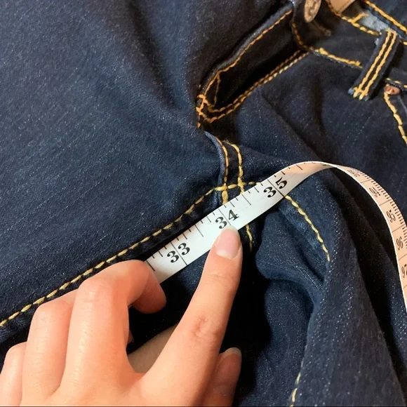 True Religion Wide Leg Flare Jeans NWOT Size 28 - Picture 13 of 14
